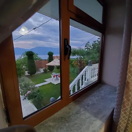 Vila Emilio Udenisht