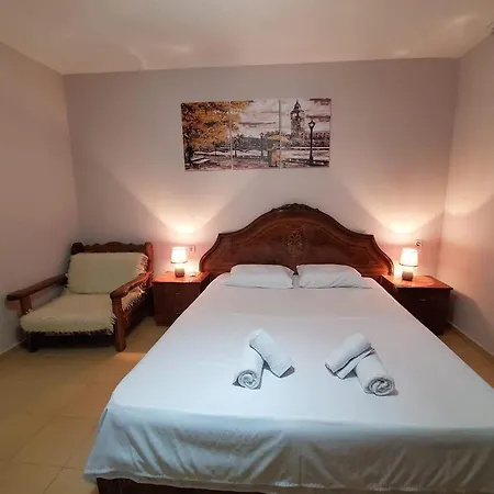 Emilio Villa Udenisht